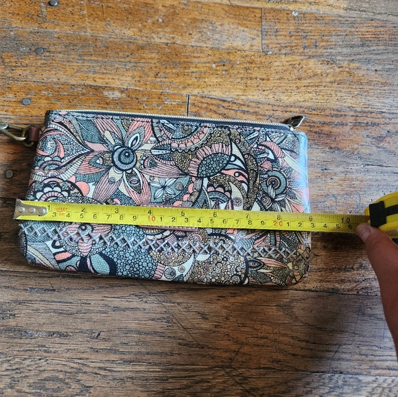 Sakroots Olympic Sienna Wristlet. - Picture 7 of 9